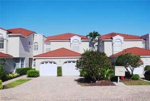 1510 Clermont Dr in Naples, FL - Building Photo