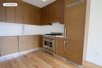 325 Lexington Ave in New York, NY - Building Photo - Building Photo