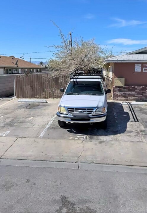 2259 Bassler St in North Las Vegas, NV - Building Photo