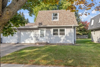 1800 E Northland Ave, Unit SI ID1296543P in Appleton, WI - Building Photo - Building Photo