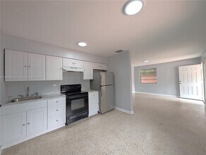 2281 SW 16th Ct in Miami, FL - Building Photo - Building Photo