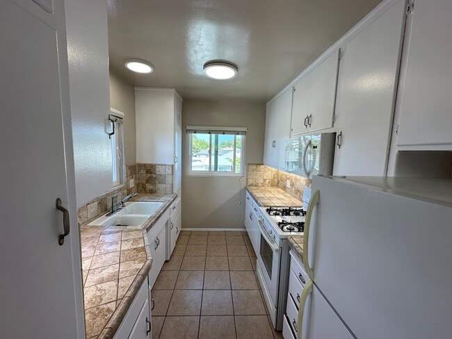 5804 W 78th Pl, Unit 5804 w 78th pl in Los Angeles, CA - Building Photo - Building Photo