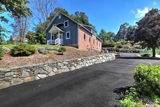 32 Portland Ave-Unit -Unit #1 in Redding, CT - Building Photo - Building Photo