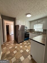 1533 Pendley Dr in Austell, GA - Foto de edificio - Building Photo