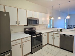 6400 Aragon Way in Ft. Myers, FL - Building Photo - Building Photo