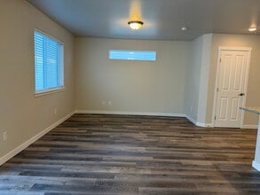 5723 W Albany Pl in Kennewick, WA - Building Photo - Building Photo