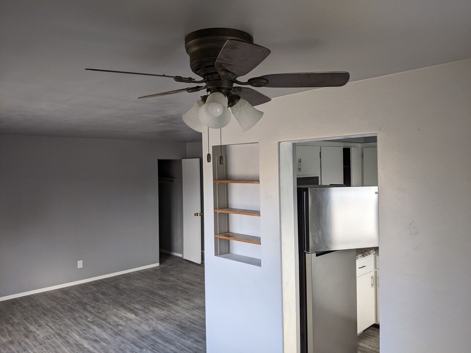 1727 Silvercrest Dr in Appleton, WI - Building Photo