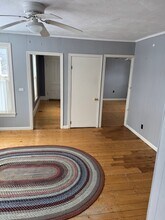 94 Old Point Ave in Madison, ME - Foto de edificio - Building Photo