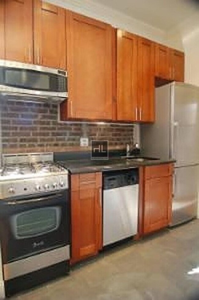 E 10TH ST. in New York, NY - Building Photo - Building Photo