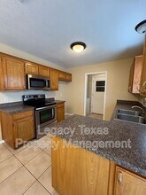 1208 Lindsey Ln in Cleburne, TX - Building Photo - Building Photo