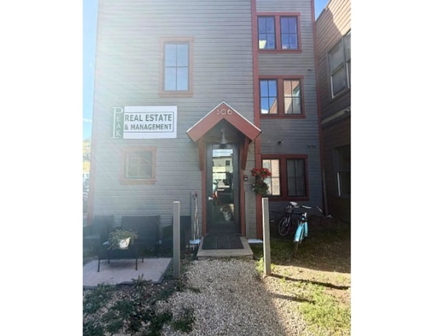 property at 306 Belleview Ave
