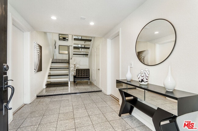 2041 Roscomare Rd in Los Angeles, CA - Building Photo - Building Photo