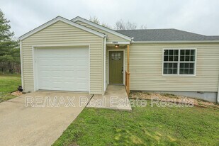 208 White Oak Dr NE in Gravette, AR - Building Photo
