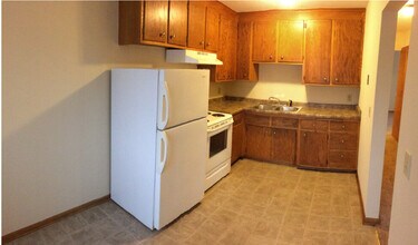 New Brighton Apartments in New Brighton, MN - Foto de edificio - Building Photo