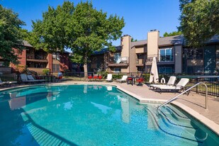 Tramor at Hunter's Glen in Austin, TX - Building Photo