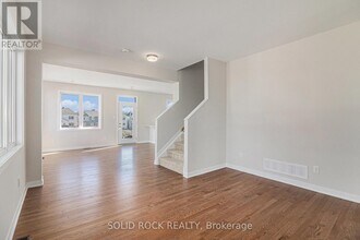 208 Beebalm Cres in Ottawa, ON - Building Photo - Building Photo