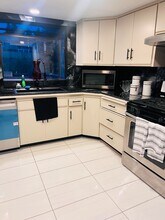 13322 62nd Dr SE in Everett, WA - Foto de edificio - Building Photo