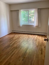 1653 Oak Bay Ave in Victoria, BC - Building Photo - Building Photo