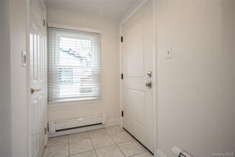 14 Deane Pl in Larchmont, NY - Foto de edificio - Building Photo