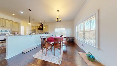 Spacious 4 Bedroom in Cypress Point at the AU Club in Auburn, AL - Building Photo - Building Photo