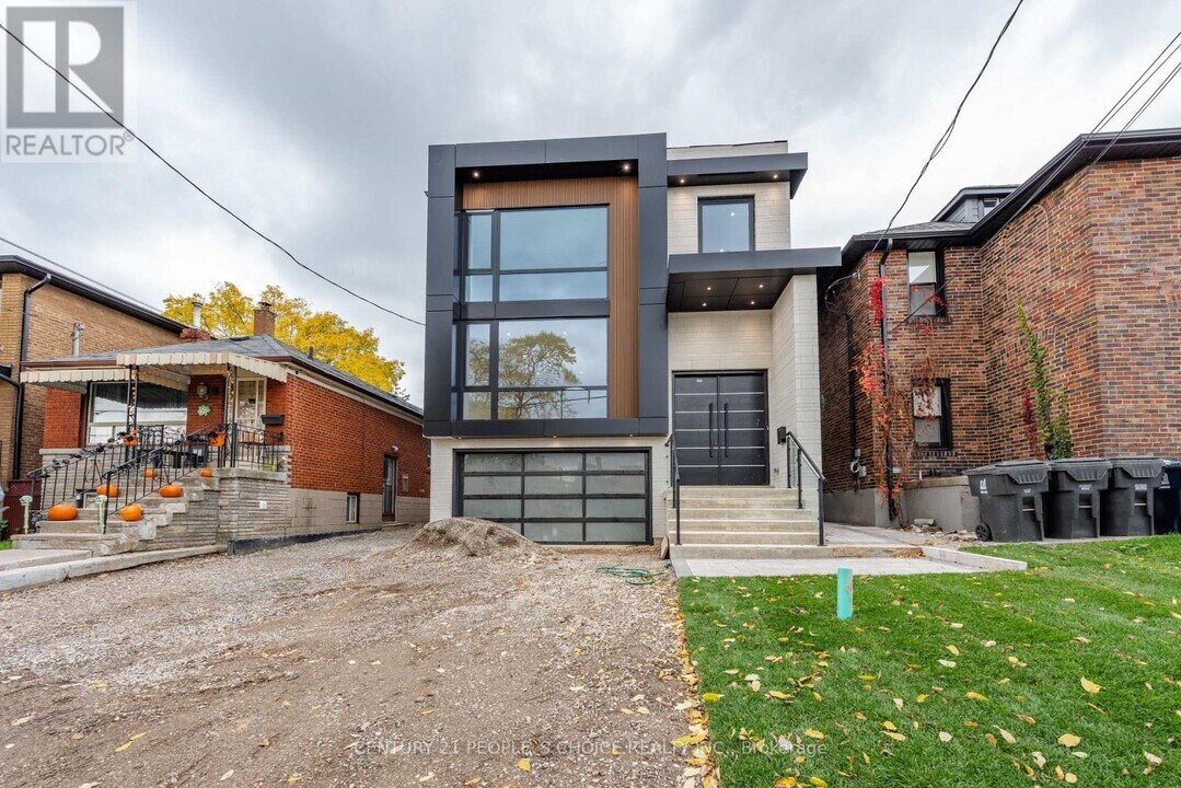 90 Twelfth St in Toronto, ON - Building Photo