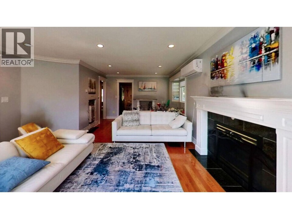 3095 E 45th Ave in Vancouver, BC - Building Photo
