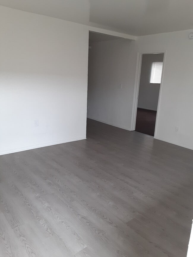 833 W 79th St, Unit 1 in Los Angeles, CA - Foto de edificio - Building Photo