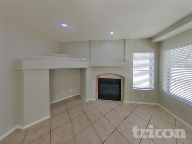697 Senator Ct in Henderson, NV - Building Photo - Building Photo