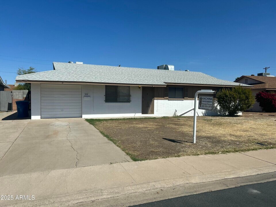 306 E Manhatton Dr in Tempe, AZ - Building Photo