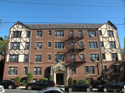 Saron 1 Apartments in Teaneck, NJ - Building Photo