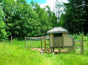 1002 Jessup Rd in Bingen, WA - Building Photo - Building Photo