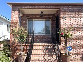 1184 W 25th St in Los Angeles, CA - Building Photo - Building Photo