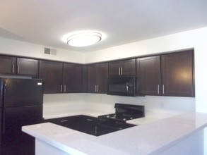 Summerhill Apartments in Las Vegas, NV - Building Photo - Building Photo