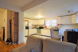 505 Washington St, Unit 2 in Boston, MA - Foto de edificio - Building Photo