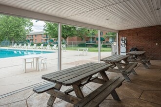 Garden Village in Buffalo, NY - Foto de edificio - Building Photo