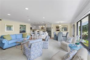1124 Wildwood Ln-Unit -1124 in Naples, FL - Building Photo