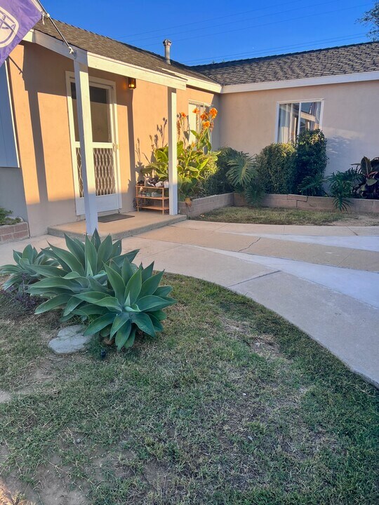 823 Congress St in Costa Mesa, CA - Building Photo