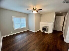1202 Austin St in Wichita Falls, TX - Building Photo