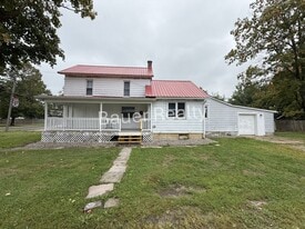 56 E Main St in Greenwich, OH - Building Photo