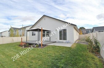 1619 N Veridian Ave in Kuna, ID - Building Photo - Building Photo