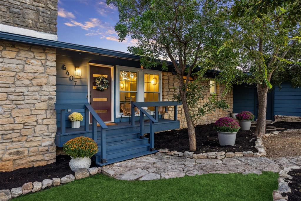 6407 Lynn Ln in Lago Vista, TX - Building Photo
