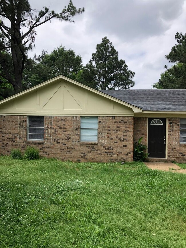 property at 2784 Normandy Dr
