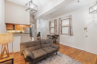 227 Christopher Columbus Dr, Unit 233B in Jersey City, NJ - Building Photo - Building Photo