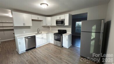 2900 Edsel Pl in Charlotte, NC - Building Photo - Building Photo