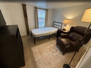 47 Oak Ter, Unit 47 Oak Unit 1 R1 in Haverhill, MA - Building Photo - Building Photo