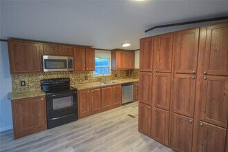 900 Phillip Ln in Liberty Hill, TX - Building Photo - Building Photo