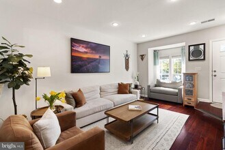 4326 Sutler Hill Square in Fairfax, VA - Building Photo - Building Photo