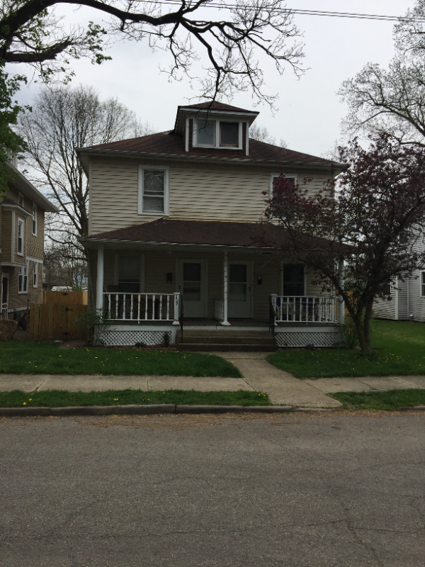 property at 261 W Lakeview Ave