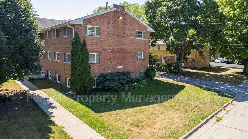 229 River Ln-Unit -RL Unit 4 in Loves Park, IL - Building Photo