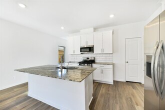 3930 El Vaquero Ct in League City, TX - Building Photo - Building Photo